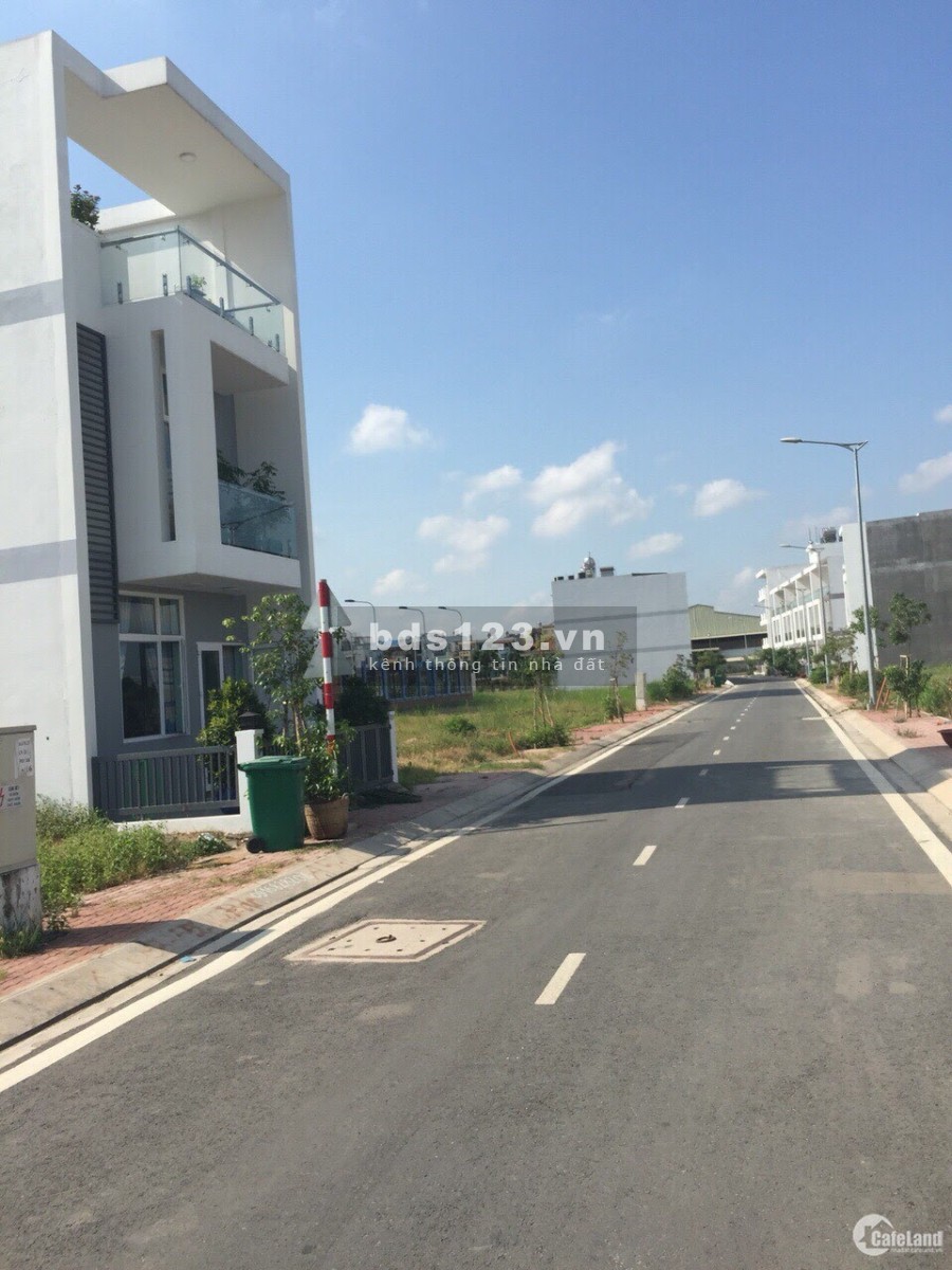 Chính chủ bán gấp đất MT Hoàng Hữu Nam, Q9 ngay Suối Tiên, Giá 1.9tỷ/100m2, Sổ hồng riêng