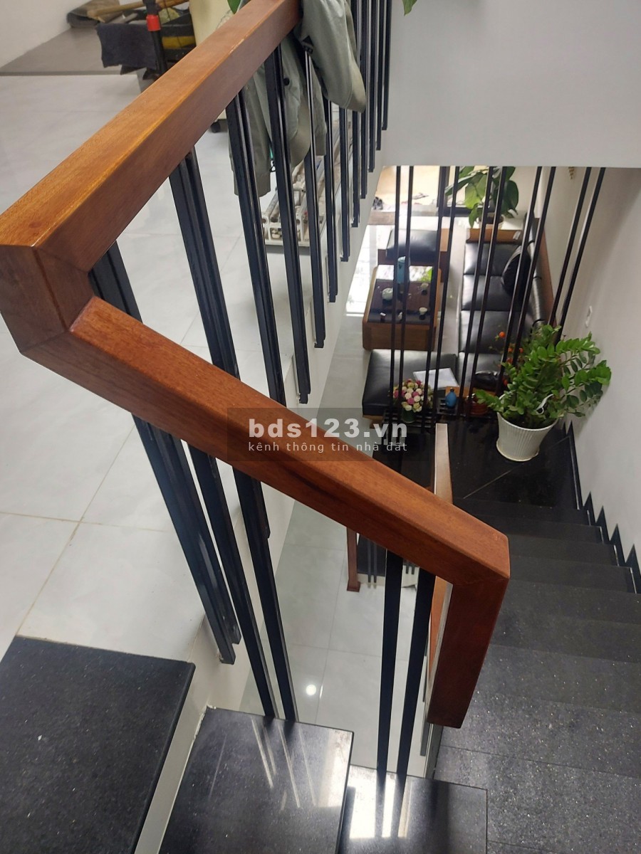 Nhà 2 tầng mới cóng Nguyễn Chánh giá chỉ có 3.55 tỷ, LH Minh Nguyen 0935112151