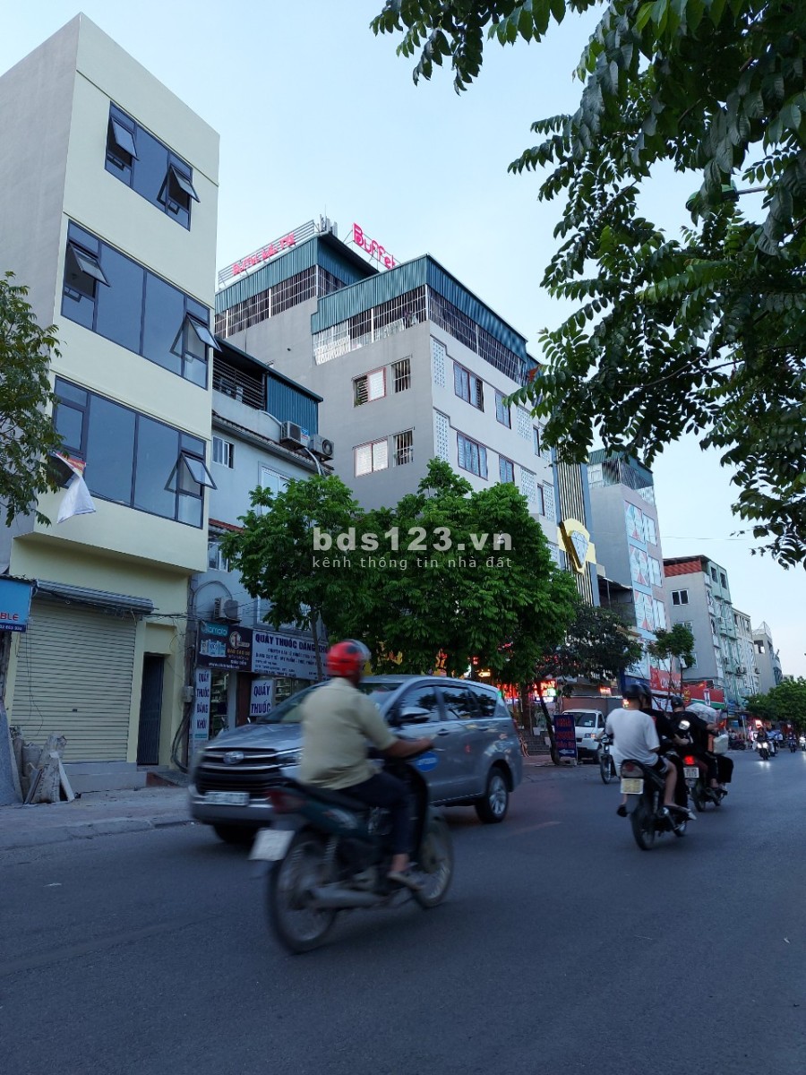 Cho thuê nhà nguyên căn 4 tầng mặt đường Kim Giang giá 25 triệu/tháng, lhcc