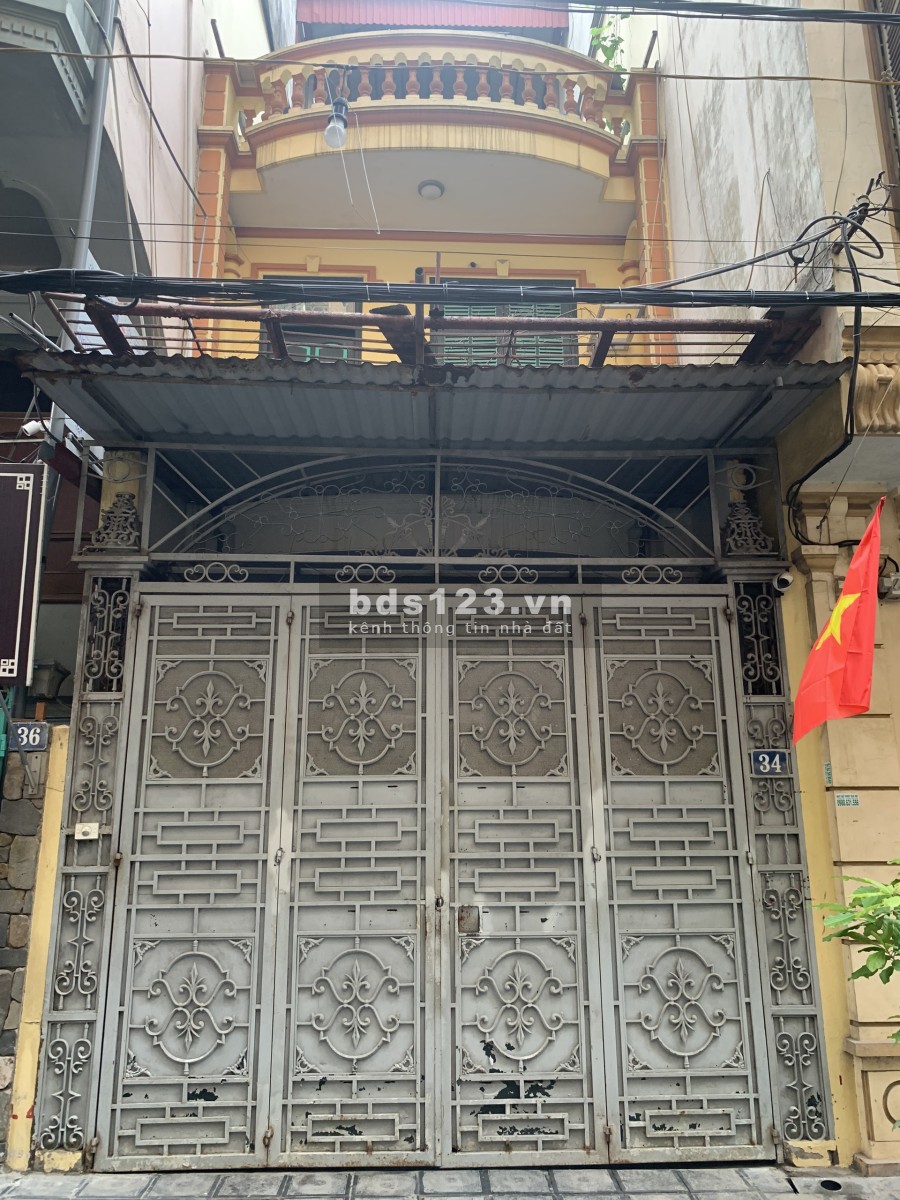 Bán nhà riêng chính chủ phố Hoàng Hoa Thám (Quần Ngựa). Diện tích 90m2 * 4 tầng