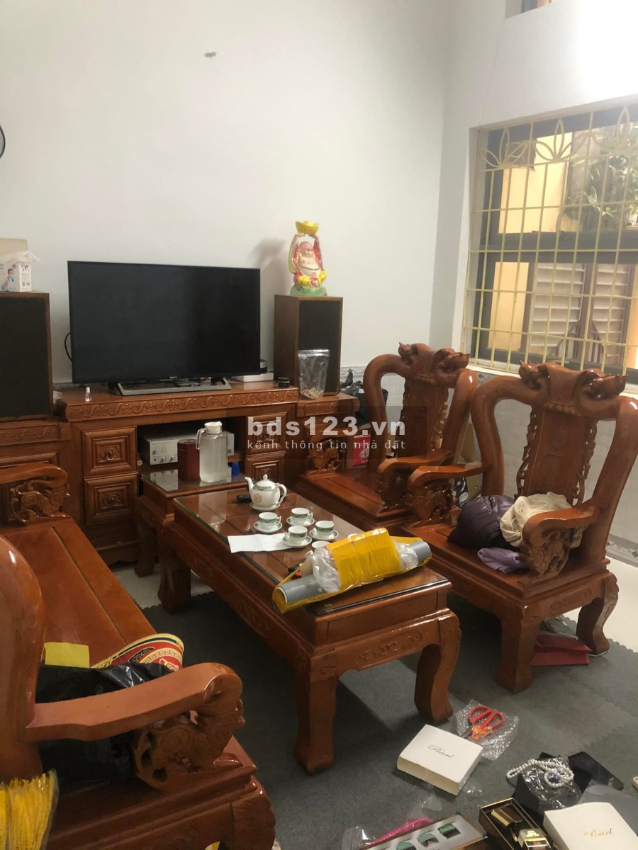 Bán nhà riêng phố Chính Kinh diện tích sử dụng 45m2 3 tầng giá 4,2 tỷ. LH 0912442669