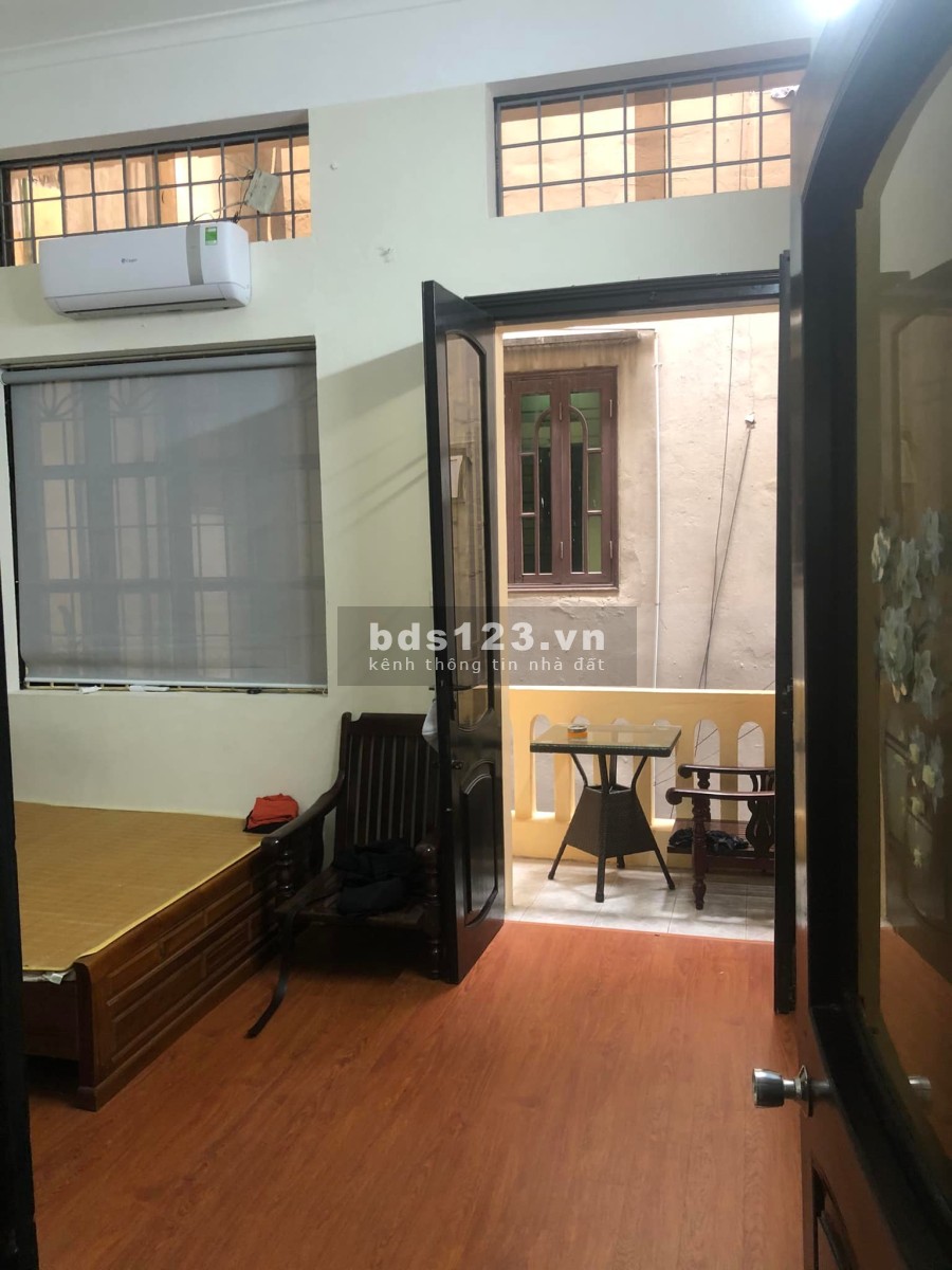 Bán nhà riêng phố Chính Kinh diện tích sử dụng 45m2 3 tầng giá 4,2 tỷ. LH 0912442669