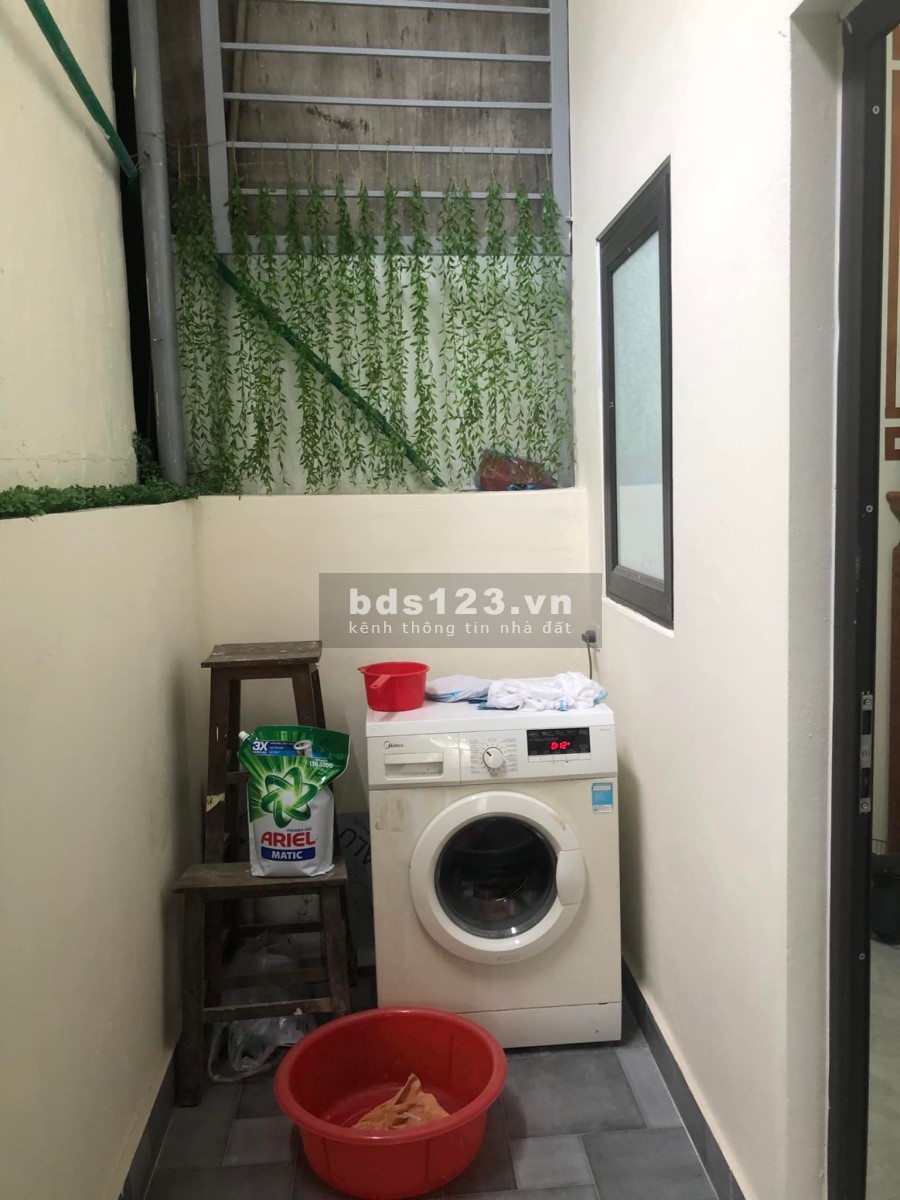 Bán nhà riêng phố Chính Kinh diện tích sử dụng 45m2 3 tầng giá 4,2 tỷ. LH 0912442669