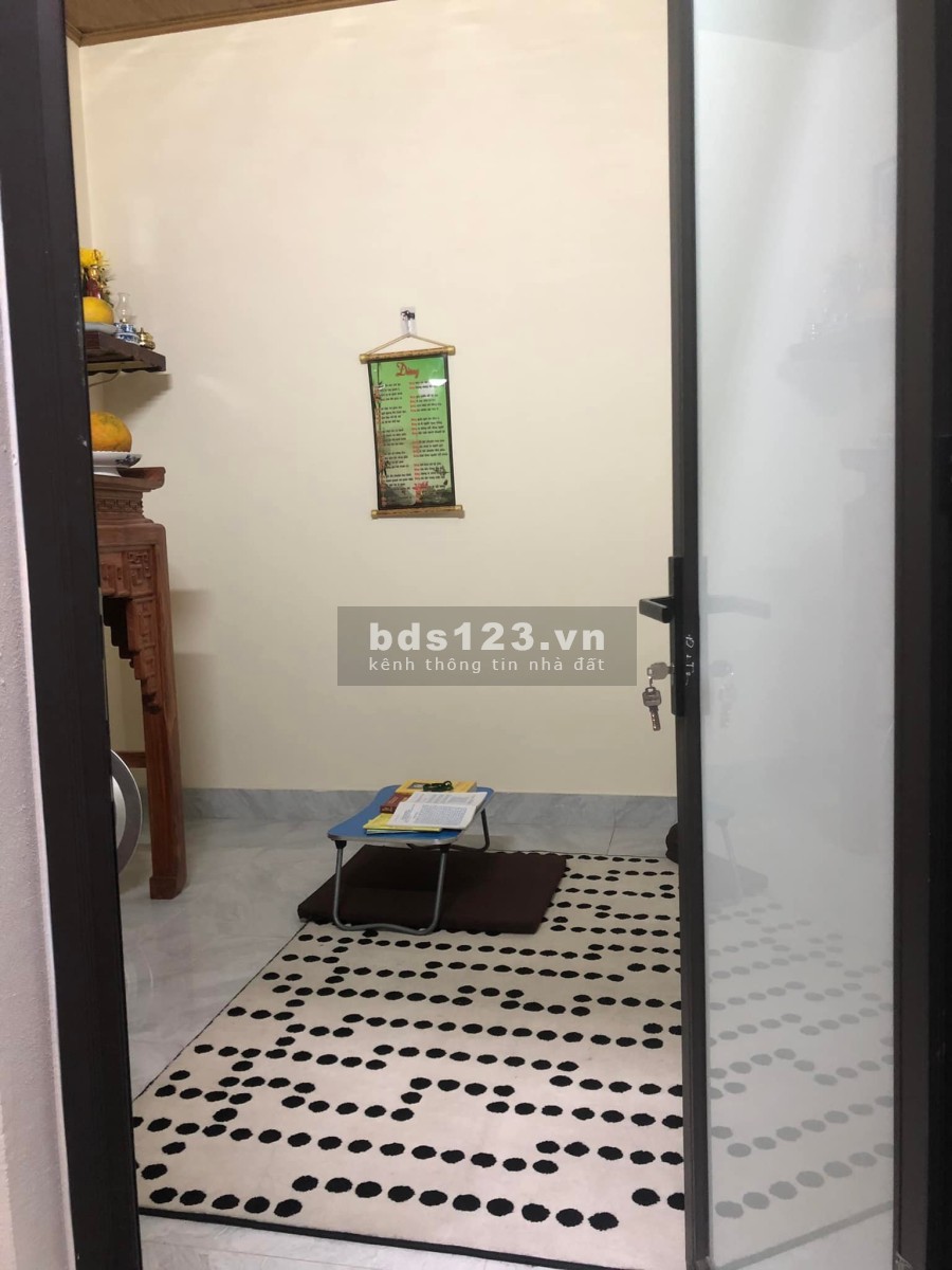 Bán nhà riêng phố Chính Kinh diện tích sử dụng 45m2 3 tầng giá 4,2 tỷ. LH 0912442669