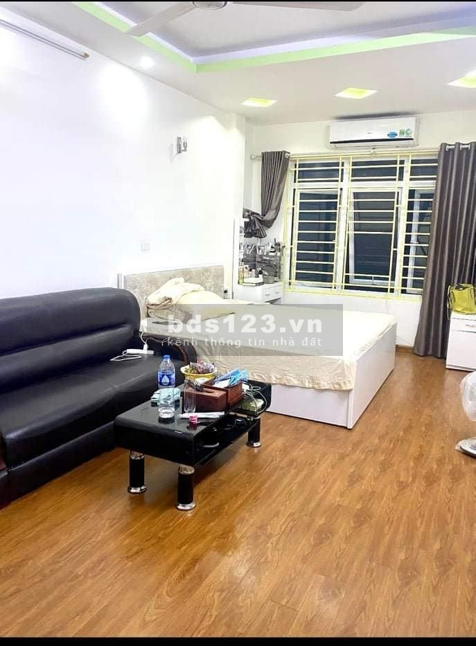 Bán nhà Giảng Võ gần phố ngõ nông, diện tích 50m2, 3 tầng đúc giá 5.5 tỷ, lh 0396866698