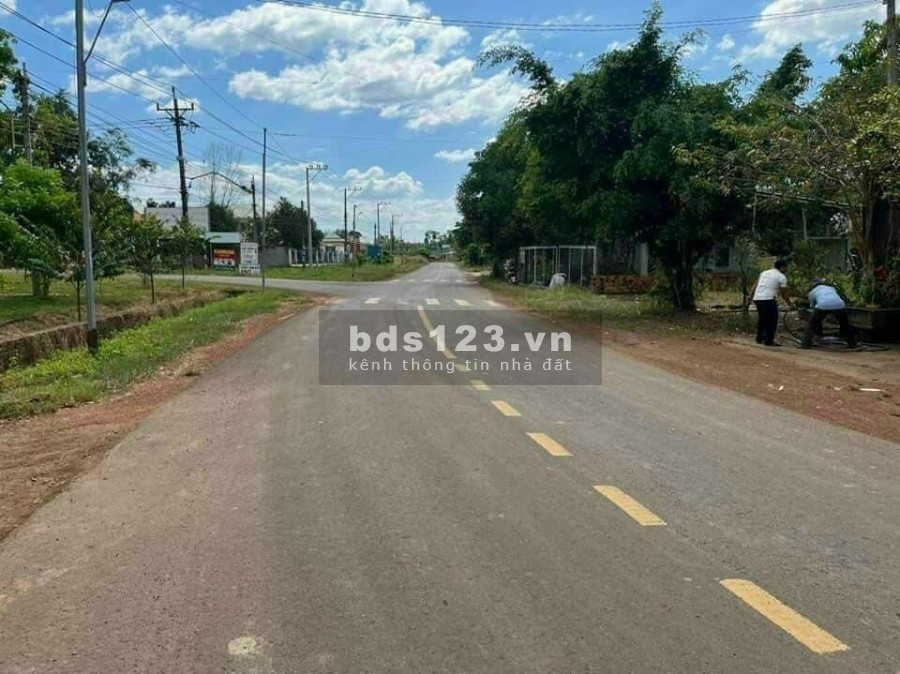 Bán đất nền thổ cư lấy tiền trả nợ liên hệ 0778746166 khu dân cư đông đúc, giá 440 triệu
