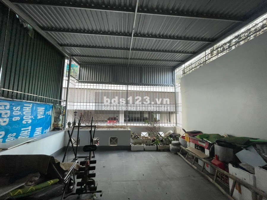 Cần bán nhà dân xây nguyên căn mới kinh doanh đỉnh, ô tô đỗ cửa, vị trí đắc địa, khu dân cư