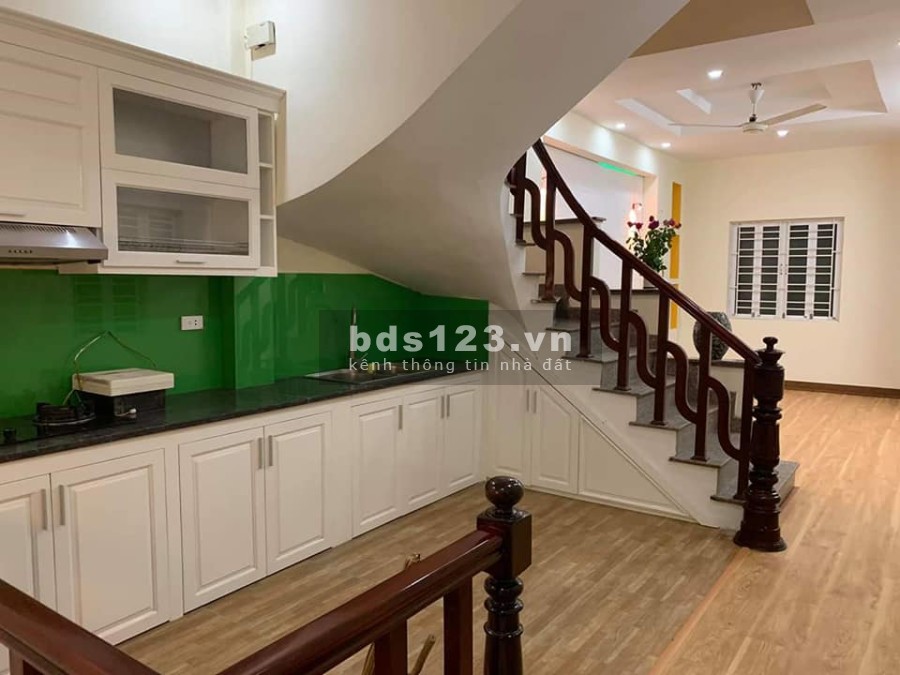Cần bán Gấp nhà Đội Cấn, ngõ rộng gần đường diện tích 46m, giá bán 4,9 tỷ