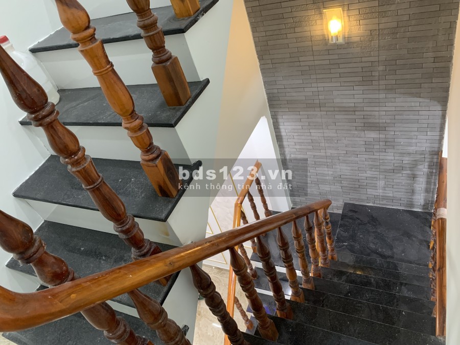Bán gấp 1.15 tỷ Nhà 2 tầng 2 mê đường rộng 6m gần Ngã 4 Miếu Ông Cù - Tân Uyên