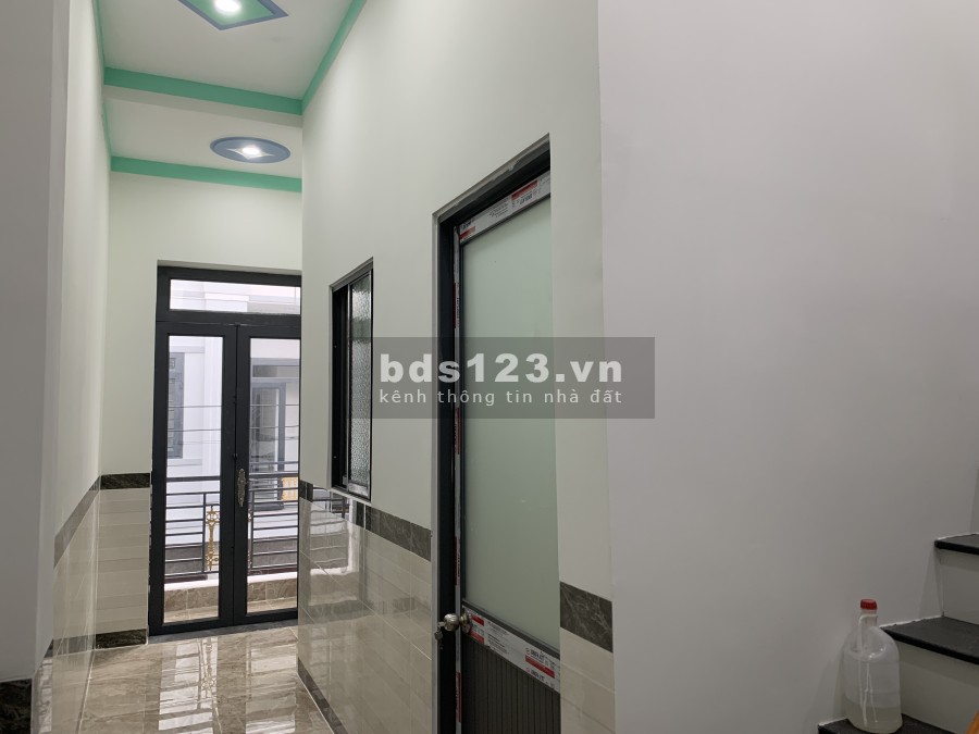 Bán gấp 1.15 tỷ Nhà 2 tầng 2 mê đường rộng 6m gần Ngã 4 Miếu Ông Cù - Tân Uyên
