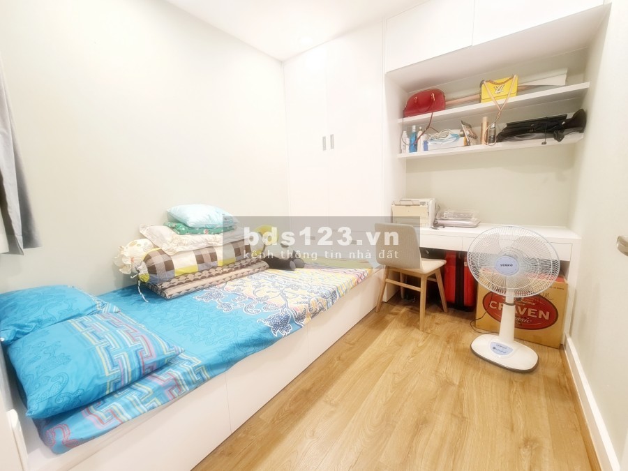 Căn 2PN 58m2 view Đông Bắc tại Terra Royal, đầy đủ nội thất. Giá bán full 100%: 5.3 tỷ