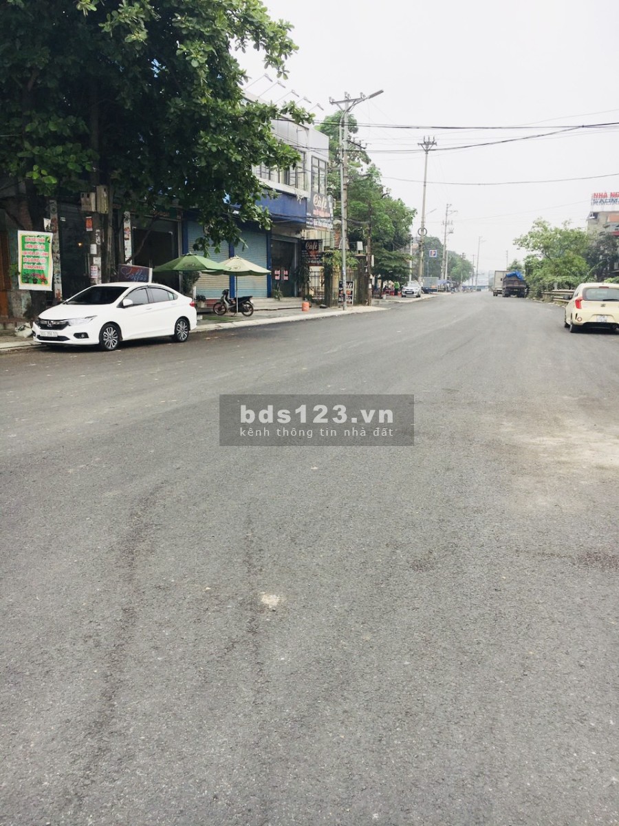 Cần bán nhà có khu đất rộng 3703m2, phường Vân Cơ, TP. Việt Trì. Sổ đỏ chính chủ