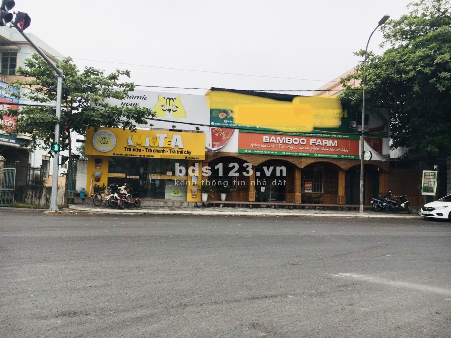 Cần bán nhà có khu đất rộng 3703m2, phường Vân Cơ, TP. Việt Trì. Sổ đỏ chính chủ