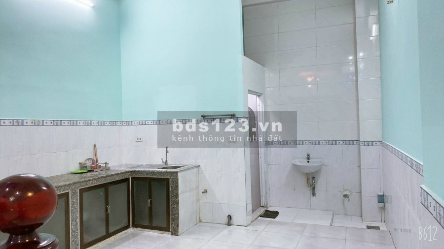 Cho thuê nhà nguyên căn 1 lầu có 2 PN sát chợ Phú Phong liên hệ 0934545939