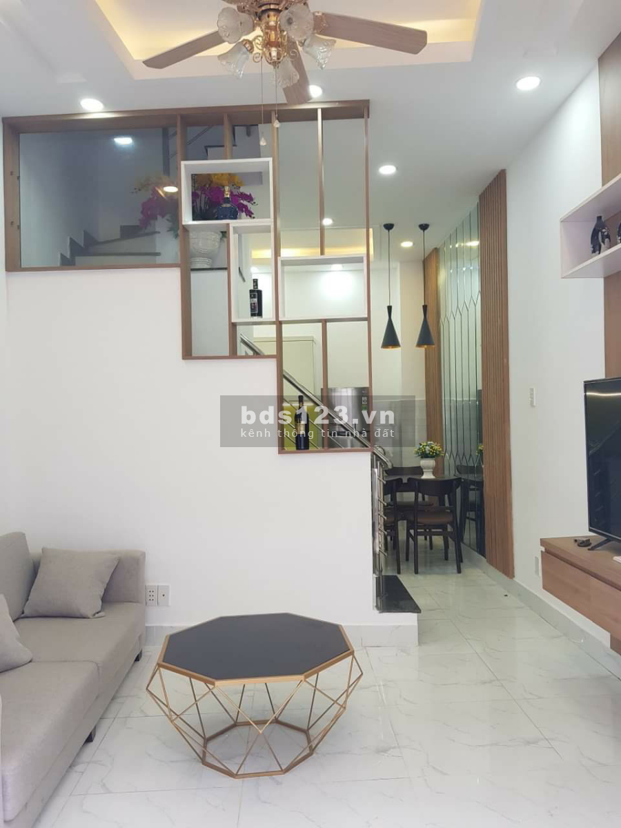 Bán gấp nhà chính chủ. Hà Huy Giáp, Quận 12, ngã tư ga giá bán 1,7 tỷ, sổ chính chủ