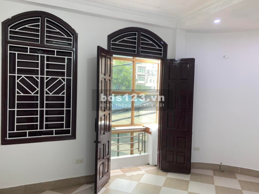 Siêu phẩm Trần Cung 5 tầng, giá bán 3,3 tỷ ô tô đỗ cửa, kinh doanh, nhà đẹp ở ngay