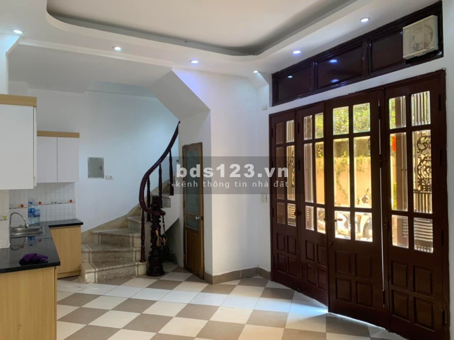 Siêu phẩm Trần Cung 5 tầng, giá bán 3,3 tỷ ô tô đỗ cửa, kinh doanh, nhà đẹp ở ngay