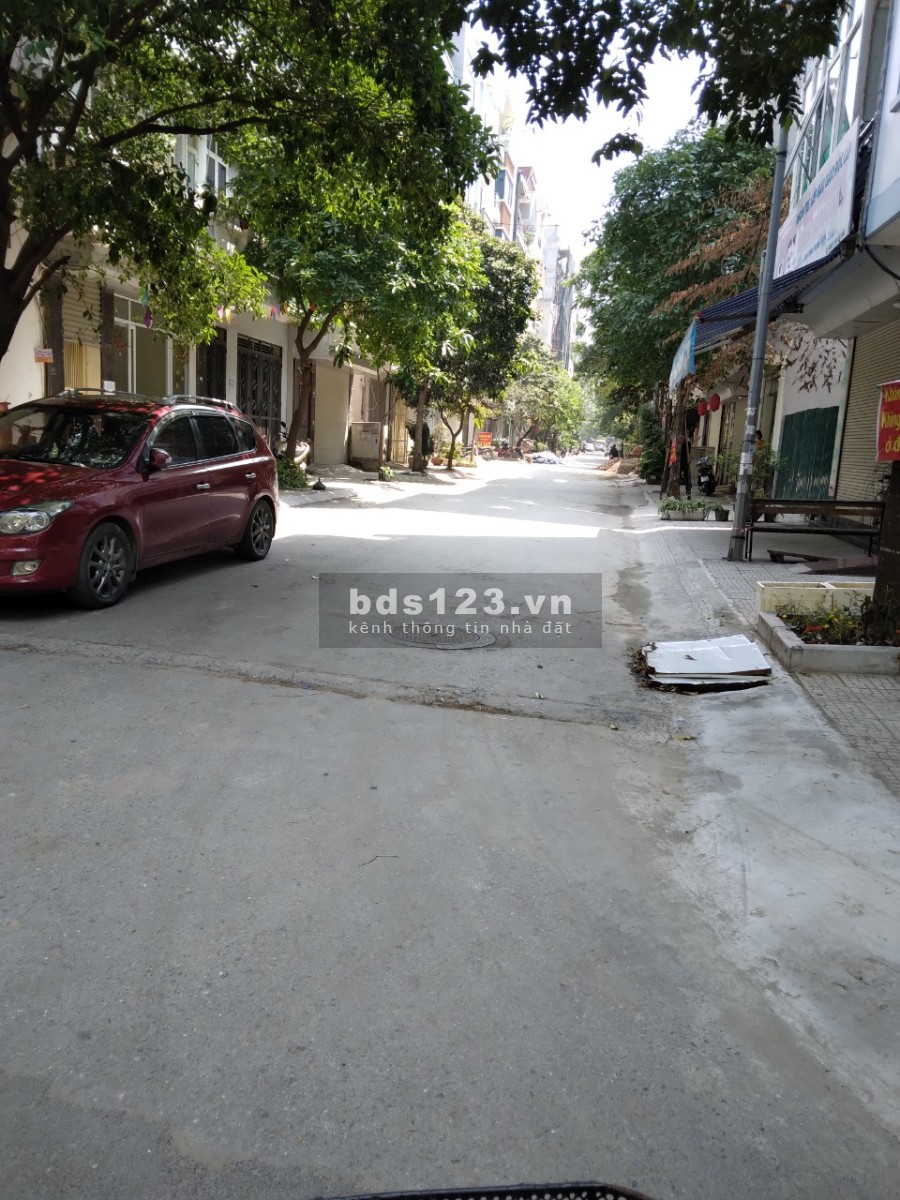 Bán nhà nguyên căn ngõ 5 Tô Hiệu Quận Hà Đông, sổ đỏ chính chủ bàn giao ngay, lh 0934511081