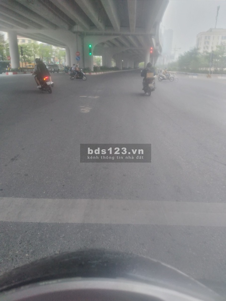 Siêu phẩm Trần Cung 5 tầng, giá bán 3,3 tỷ ô tô đỗ cửa, kinh doanh, nhà đẹp ở ngay