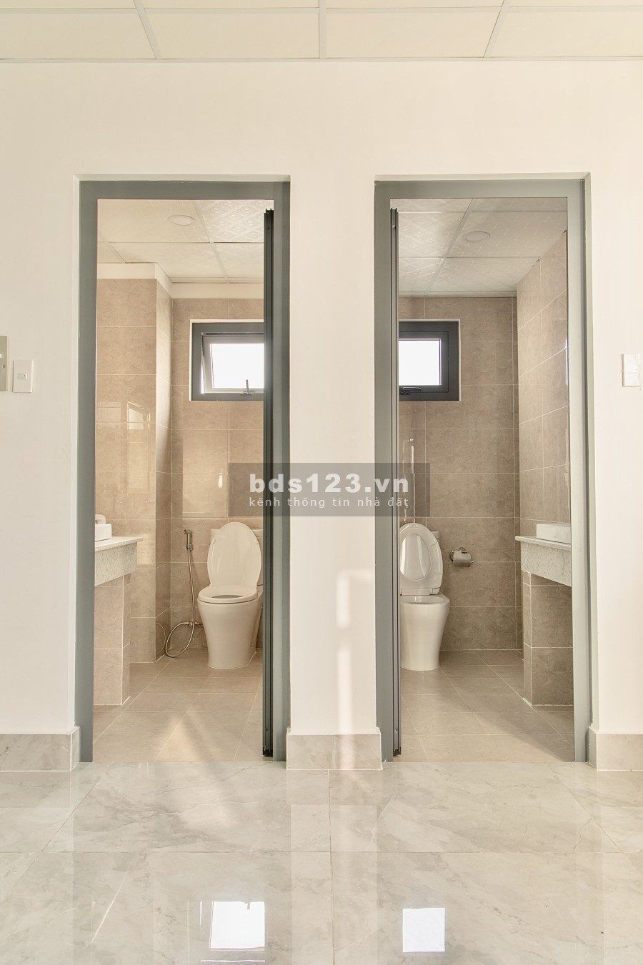 Cho thuê văn phòng diện tích 136m2, mặt tiền đường Võ Văn Kiệt Quận 1, giá tốt đầu tư
