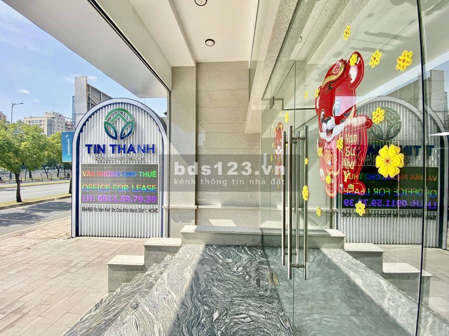 Cho thuê văn phòng diện tích 136m2, mặt tiền đường Võ Văn Kiệt Quận 1, giá tốt đầu tư