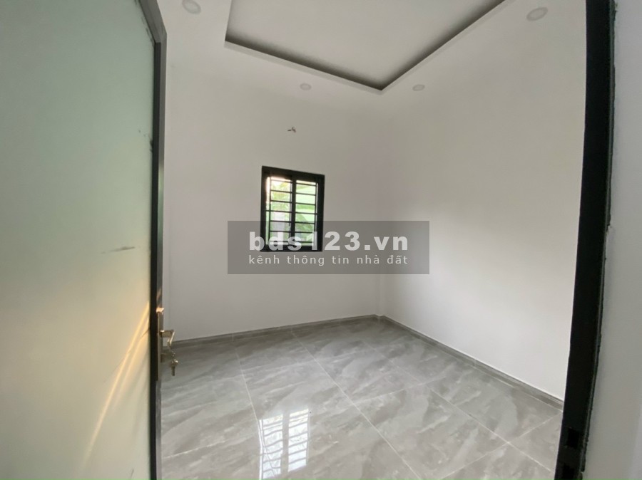 Cần bán gấp nhà đường Long Hậu, gần nhà lưu trú khu công nghiệp Long Hậu