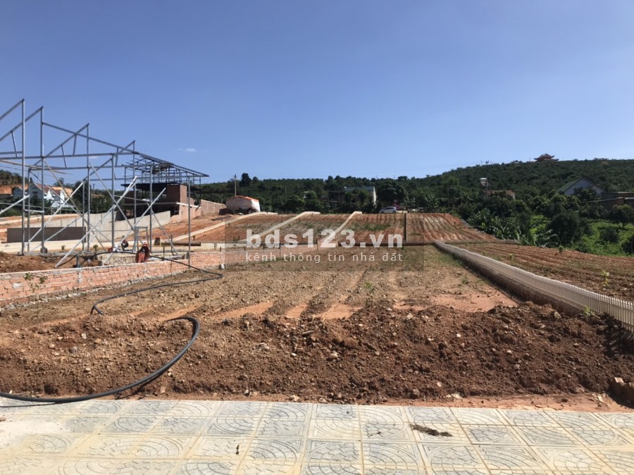 Bán đất nền Tại Mê Linh Gần KDL Chuồn Chuồn giá bán 2.5 tỷ view thoáng đẹp