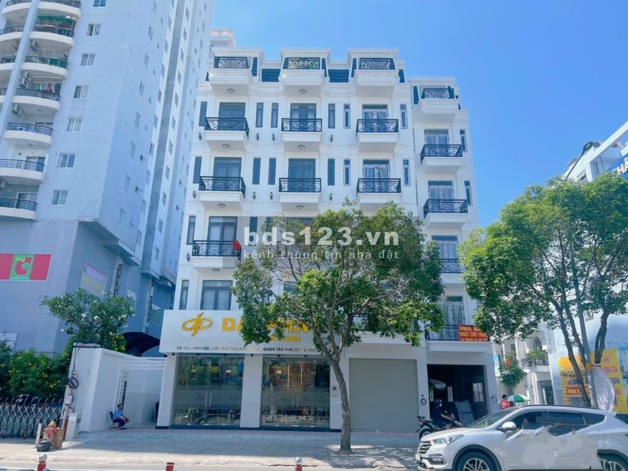 Bán nhà mặt tiền Tân Phú diện tích sử dụng 8x18 5 tầng thang máy dtsd 720m2 Sàn