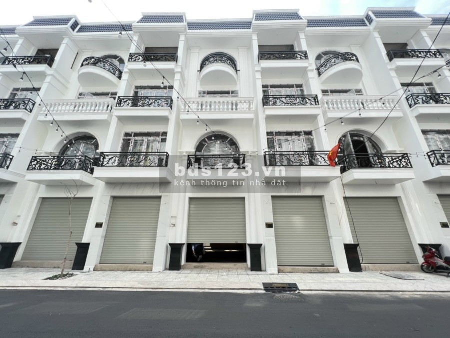 Bán nhà mặt tiền Tân Phú diện tích sử dụng 8x18 5 tầng thang máy dtsd 720m2 Sàn