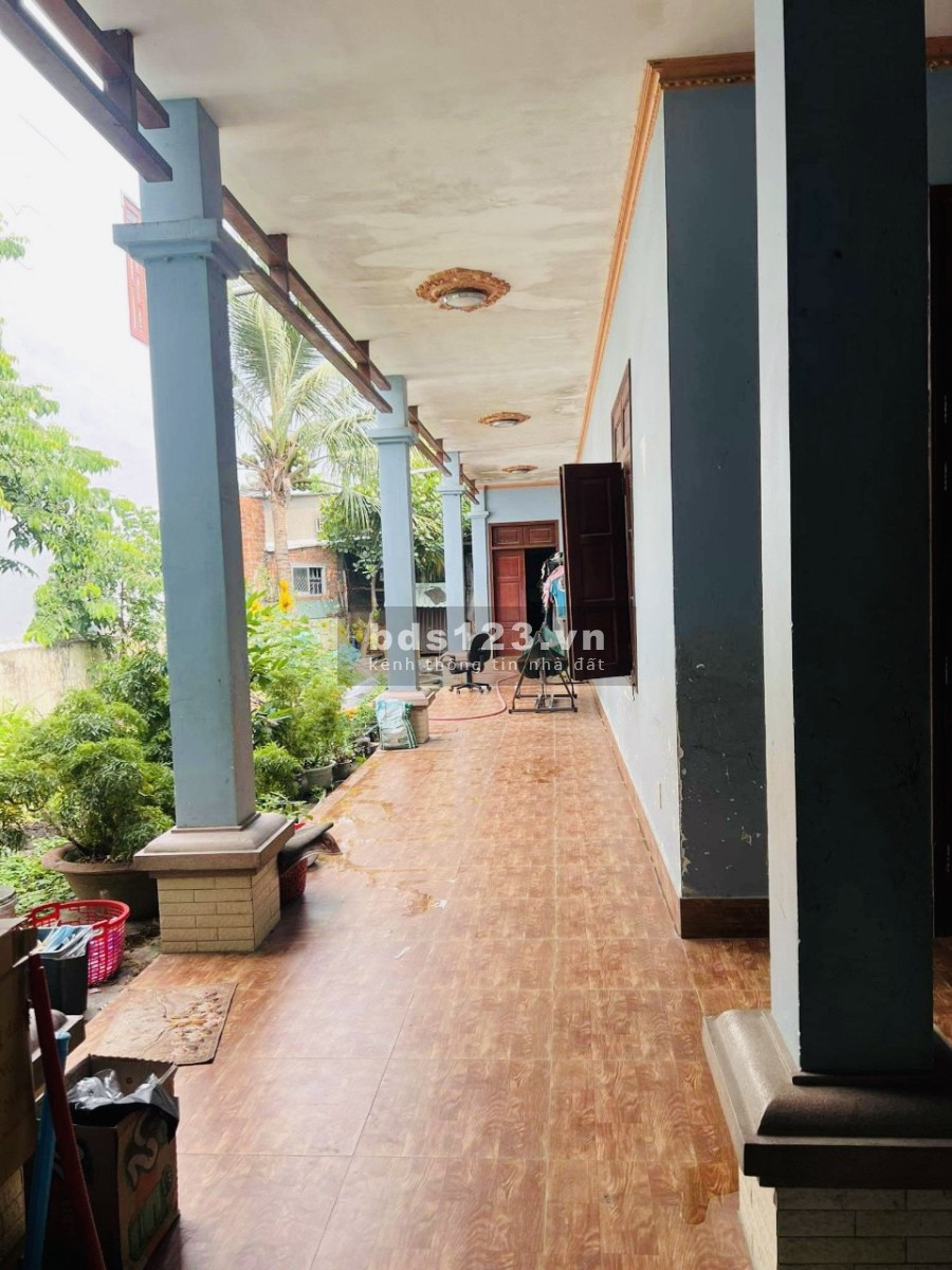 Bán nhà mặt tiền KD Chợ KP4, SHR, DT 11x38, Giá 9.8 Tỷ (Hỗ trợ vay ngân hàng)