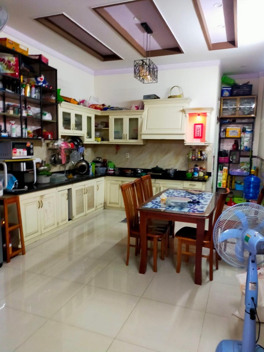 Bán gấp nhà hẻm 6m Phan Huy Ích 3 tầng dtsd 72m2 giá 6.7 tỷ, thương lượng, 3 phòn ngủ