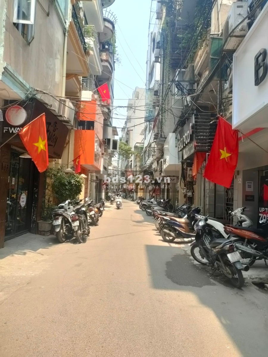 Bán nhà 2 mặt phố TT Quận Đống Đa 65m2, vỉa hè rộng KD tốt giá 29,3 tỷ. LH 0912442669