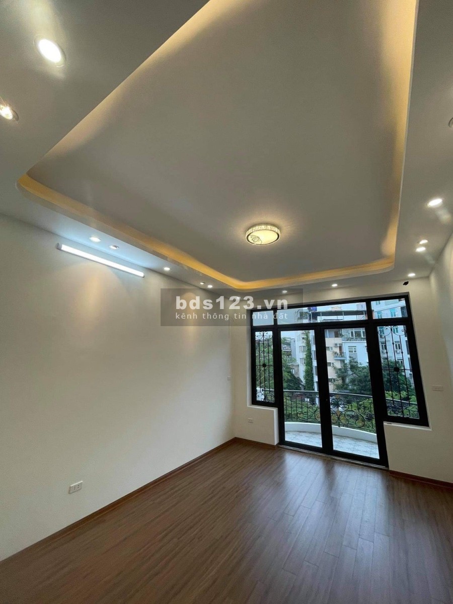 Bán nhà mặt Hồ Quỳnh ngõ 88 Võ Thị Sáu 55m2 x 5 tầng MT 4m giá 14,9 tỷ. LH 0912442669