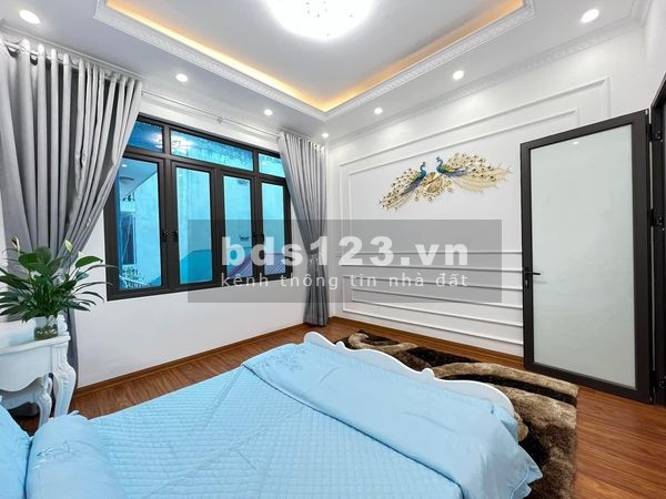 Bán nhà Thanh Xuân cực đẹp sát ngã Tư Sở, Royal khu an sinh thuận tiện, dt 26m2, giá 2.35 tỷ