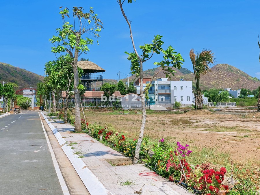 Đất thổ cư đường Tỉnh Lộ 44A Long Điền khu dân ư full hạ t ầng đẹp sổ sẵn bàn giao ngay