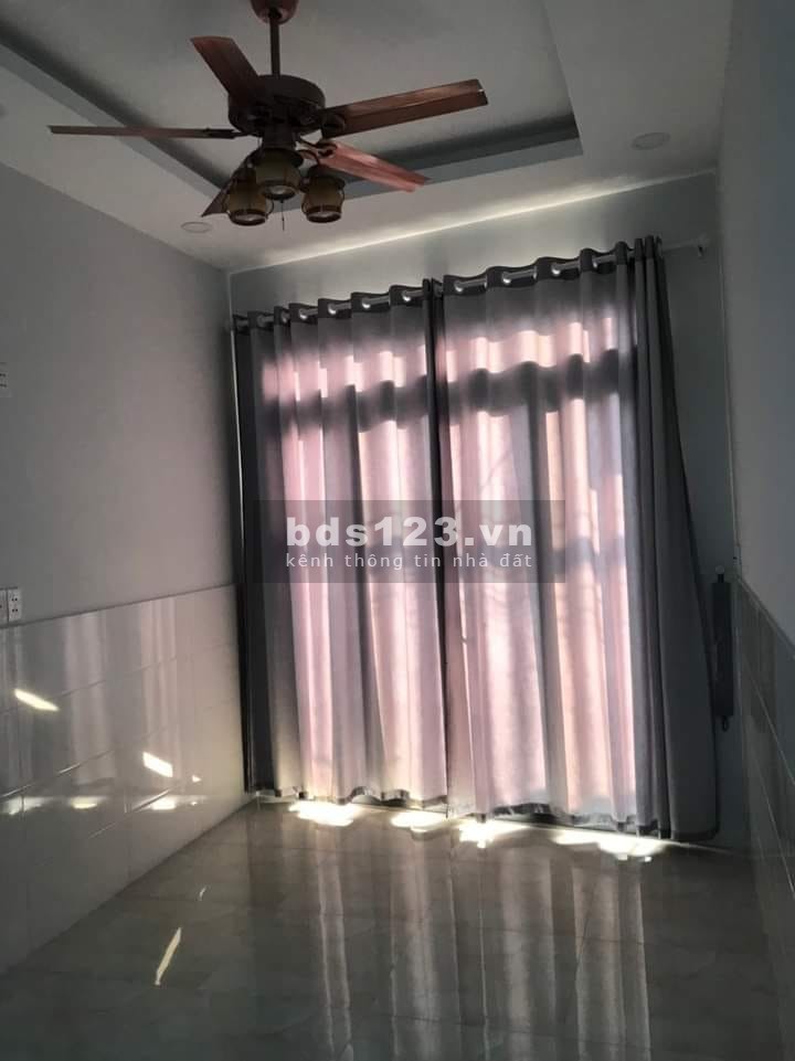 Bán nhà Quận Bình Thạnh, hẻm xe hơi đỗ cửa hẻm thông nhà mới mua ở ngay, nhỉnh 4 tỷ