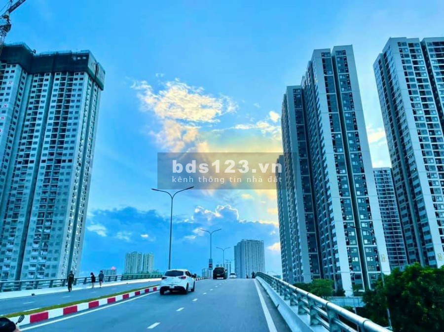 Gấp gấp căn hộ 3PN giá tốt nhất Vinhomes Smart City giá 2.8 Tỷ liên hệ 0975422151