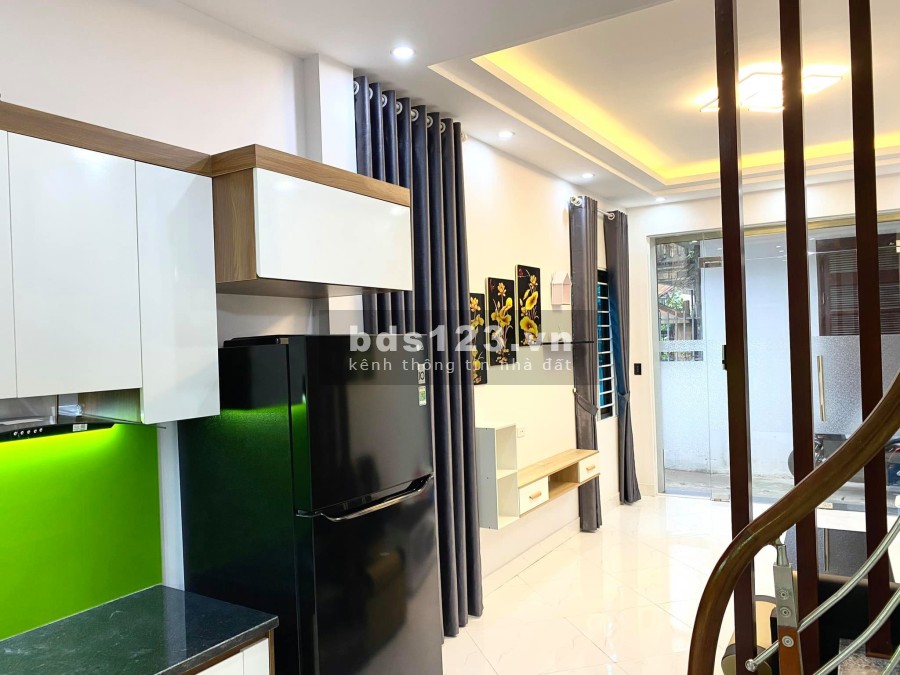 Bán Lê Trọng Tấn vị trí miễn chê, 4 tầng, giá bán 4.8 tỷ vị trí đắc địa, khu dân trí cao