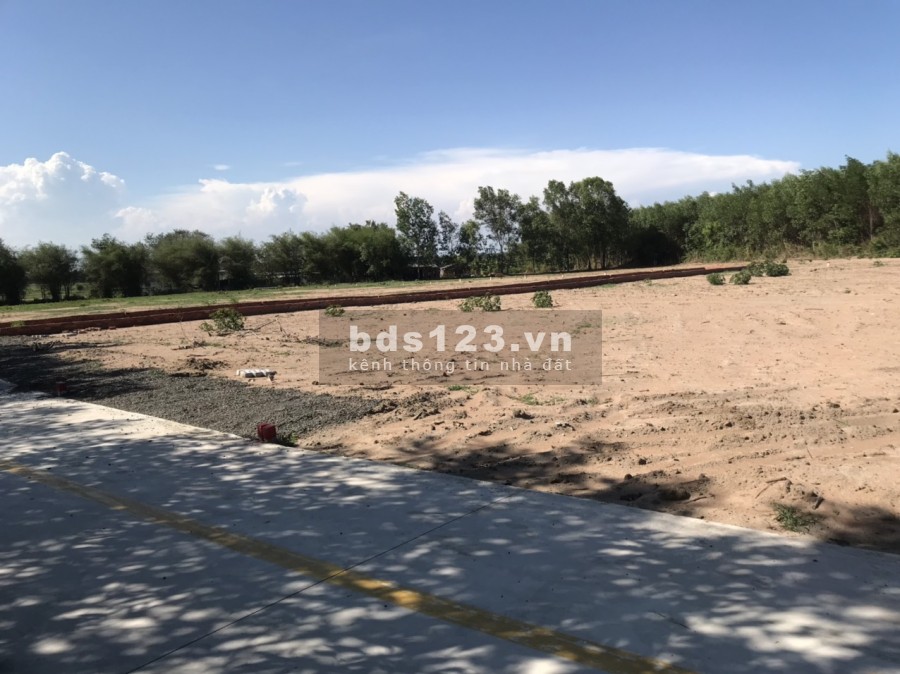 Cần tiền mua ô tô nên bán gấp lô đất gần sân bay Lộc An giá bán 1.5 tỷ