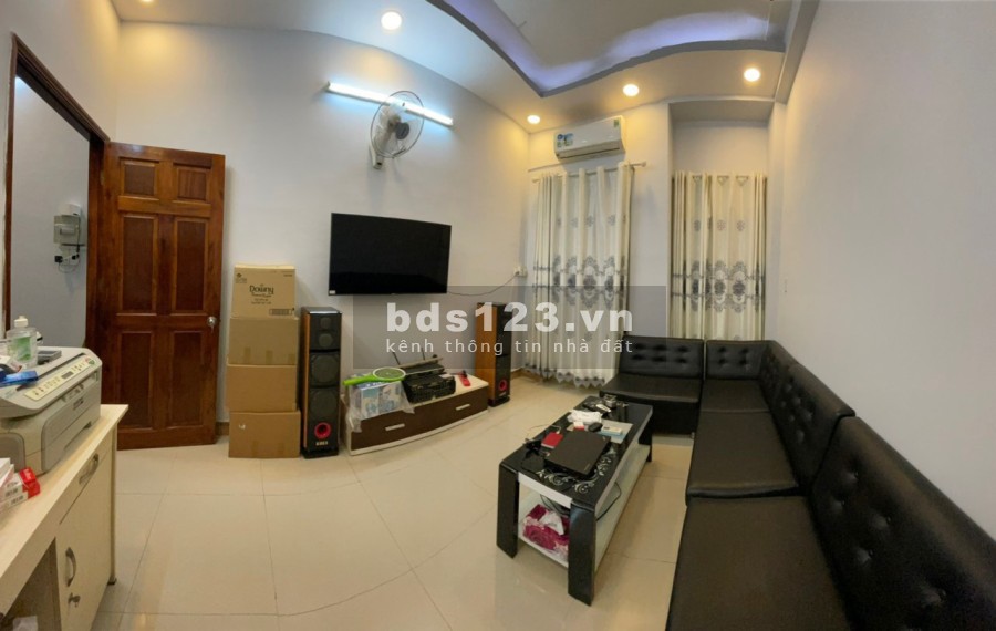 Nhà mới 3 tầng, giá 4 tỷ, hẻm xe hơi phường 15, Quận 8 khu dân trí cao, hàng xóm văn minh
