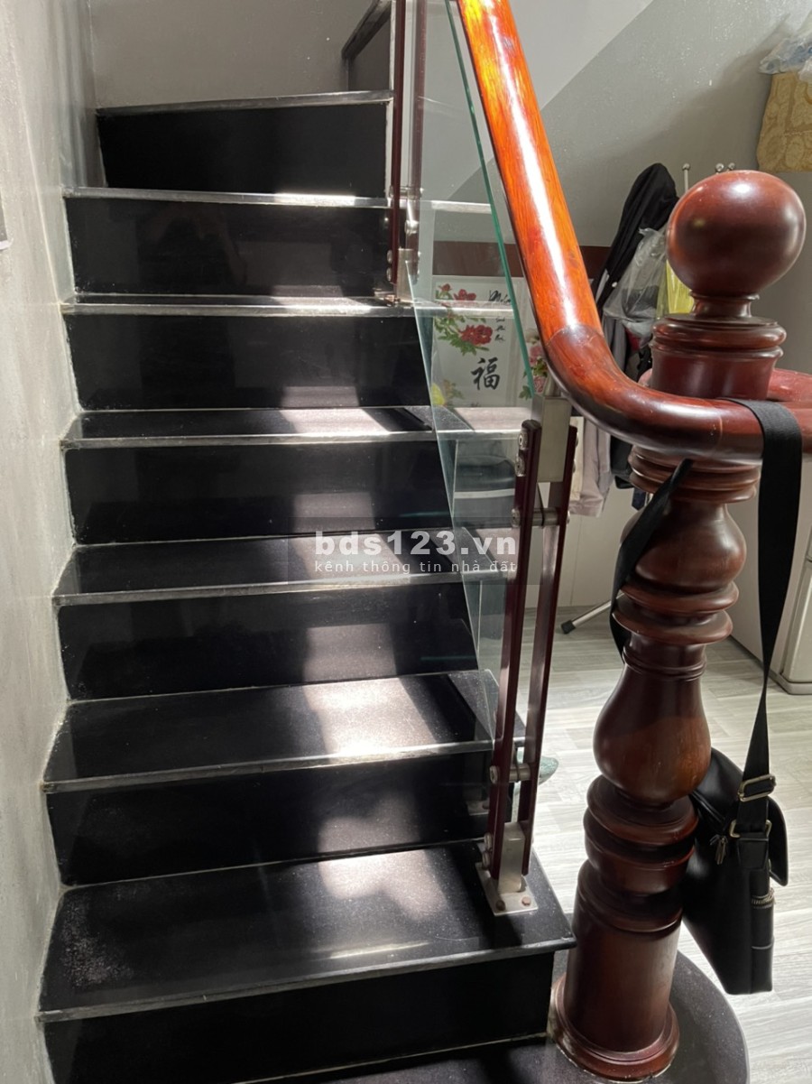 Nhà mới 3 tầng, giá 4 tỷ, hẻm xe hơi phường 15, Quận 8 khu dân trí cao, hàng xóm văn minh