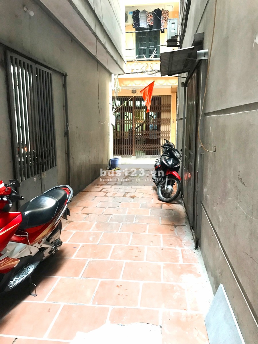 Nhỉnh 5 tỷ sở hữu ngay nhà Trần Quốc Vượng ngõ ba gác Cầu Giấy, diện tích sử dụng 43m2