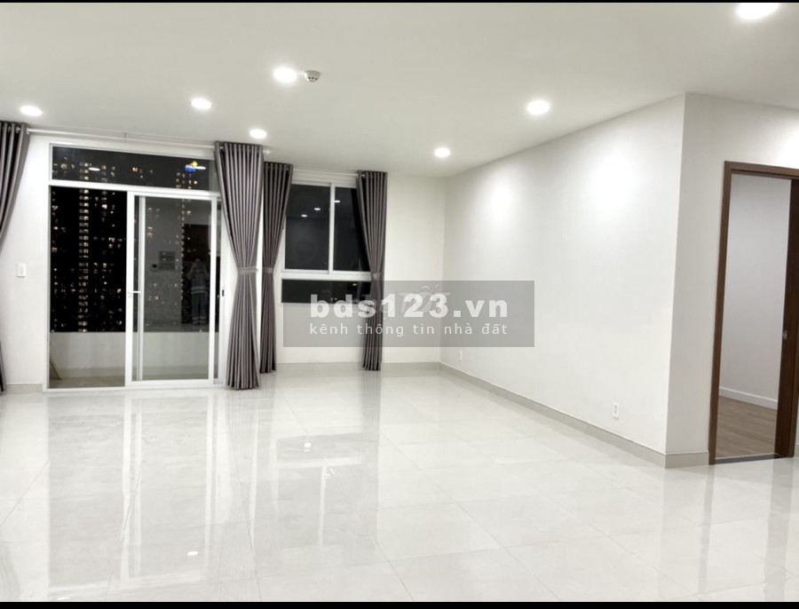 Cần bán căn góc G20.07 Dự án Grand Riverside Quận 4 liên hệ 0986870587