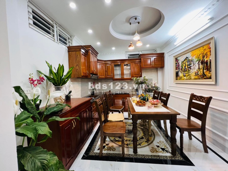 Bán nhà riêng đẹp miễn chê ngõ 210 Hoàng Quốc Việt 40m2 x 6 tầng giá 6,6 tỷ. LH 0912442669