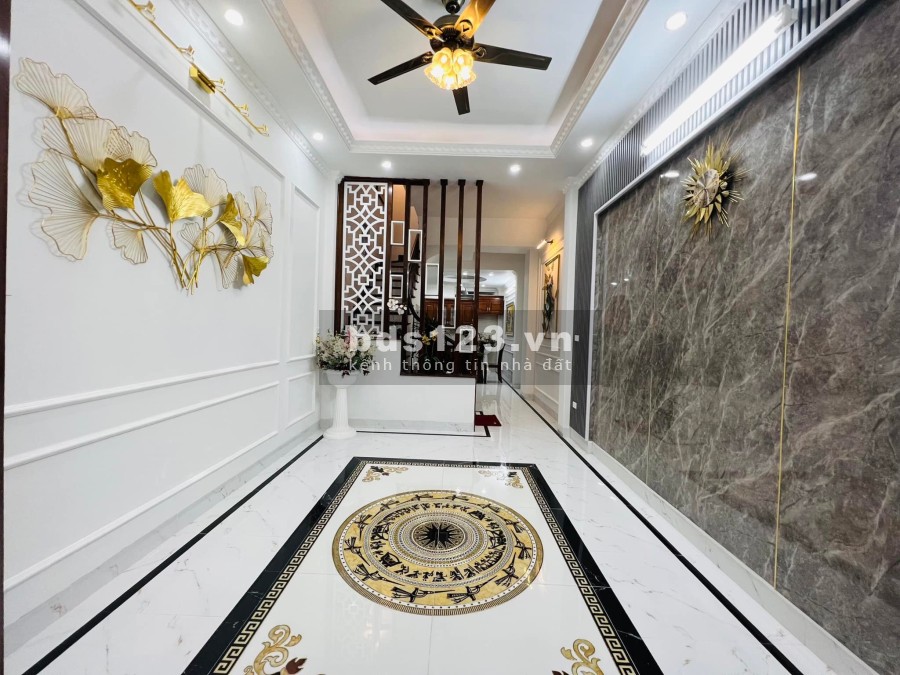 Bán nhà riêng đẹp miễn chê ngõ 210 Hoàng Quốc Việt 40m2 x 6 tầng giá 6,6 tỷ. LH 0912442669