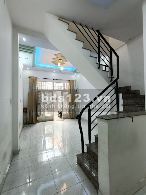 Rẽ nhất Gò Vấp, bán nhà 32m2 ngang 4m hiếm, 2 tầng chốt 2tỷ57