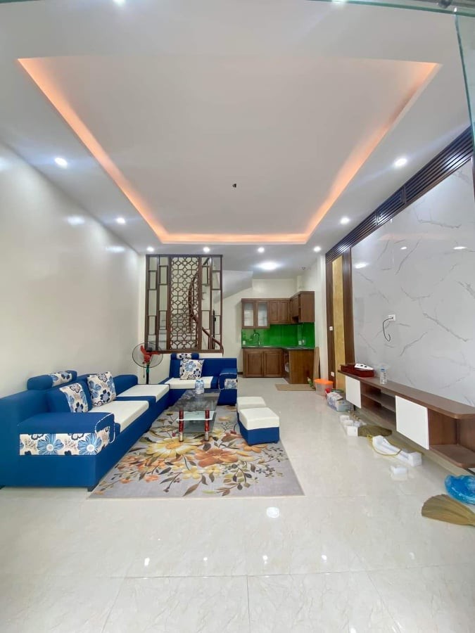 Bán nhà mới đẹp 47m2*5 tầng mặt tiền 4.5m, 50m ra Phố Ngọc Thụy giá bán chỉ 4.8 tỷ.