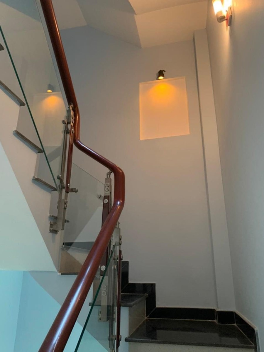 Bán nhà hẻm xe hơi Bùi Minh Trực, 5 tầng BTCT, diện tích 3.5x10, giá chỉ 4.8 tỷ TL
