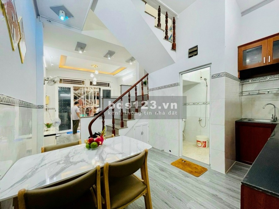 Bán căn nhà phố hẻm 1 sẹc Phạm Văn Bạch, phường 15, Quận Tân Bình, giá tốt đầu tư