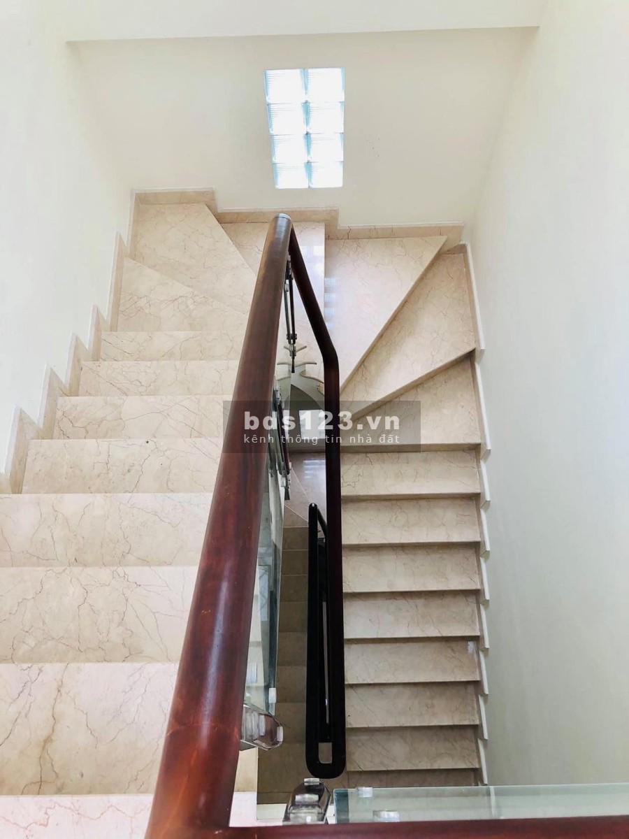 Bán nhà Nguyễn Thiện Thuât, HXH 7m,kinh doanh Quận 3, 8,8Tỷ TL 901336567